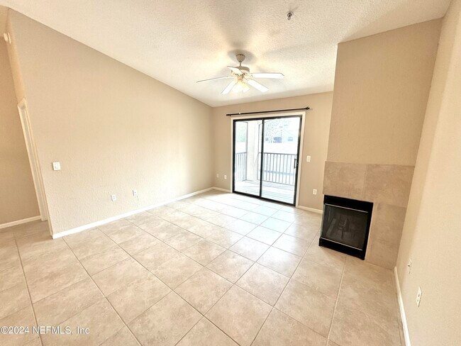 Foto del edificio - 440 Timberwalk Ct