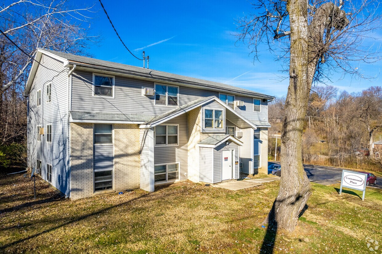 Primary Photo - Cottonwood Apartments