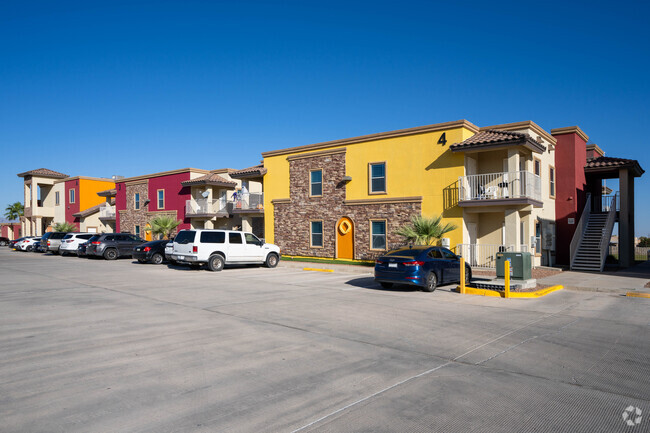 Building Photo - Los Balcones