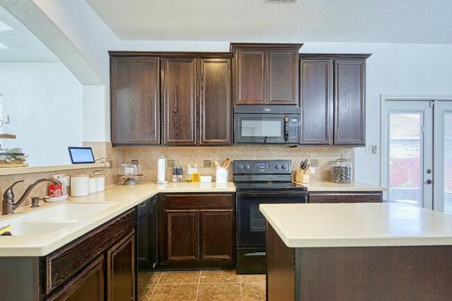 Foto del edificio - 8222 Grissom Pass