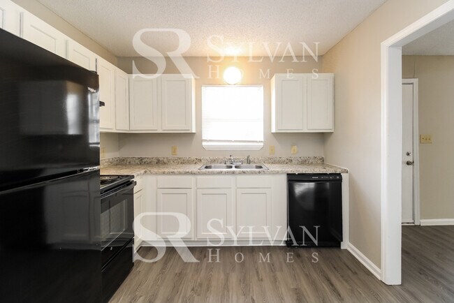 Building Photo - Cute 3BR 2BA Home