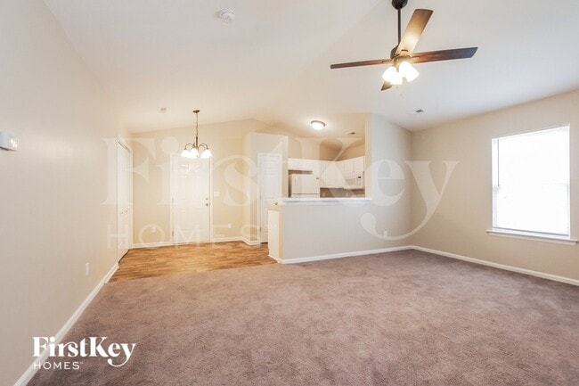 Foto del edificio - 5823 Hamilton Oaks Dr