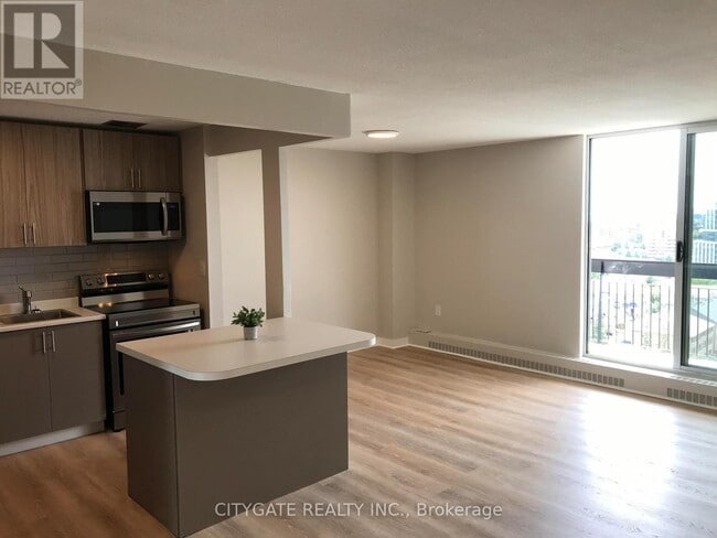 Building Photo - 1100 Caven St