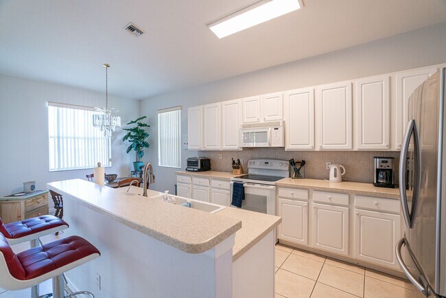 Foto del edificio - 13841 Lake Mahogany Blvd