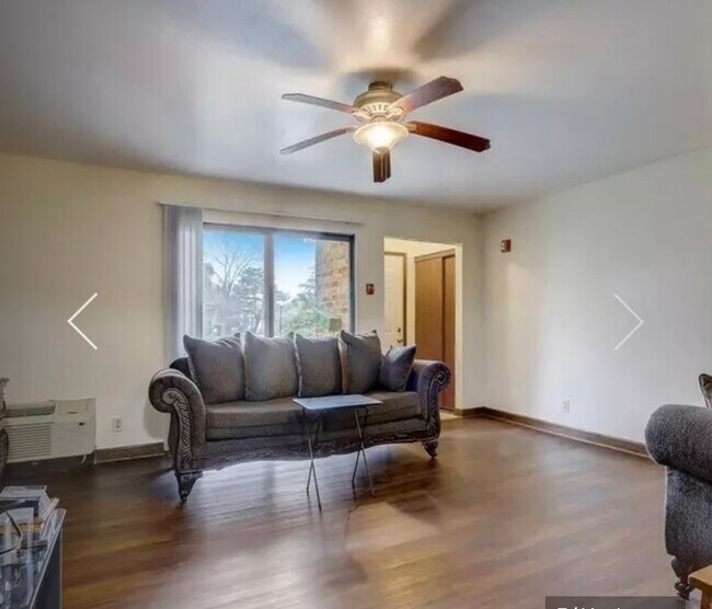 Foto del edificio - 10804 W Donna Dr