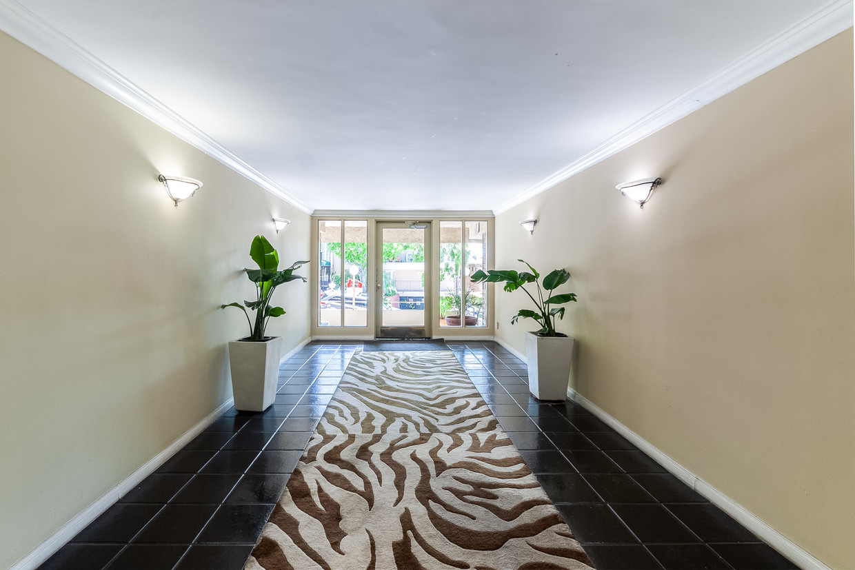 Foto principal - 1011 Palm Ave