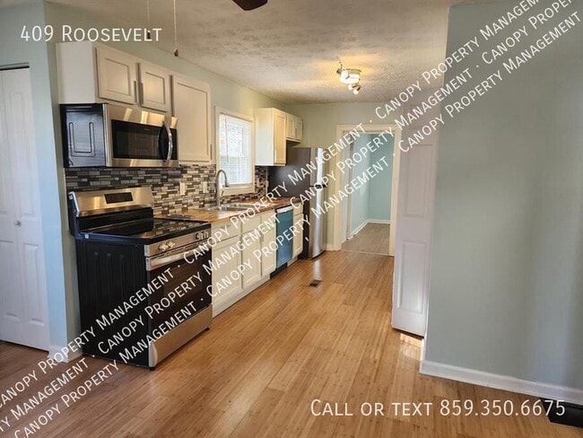 Building Photo - 409 Roosevelt-