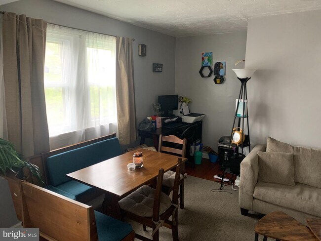 Foto del edificio - 302 E Essex Ave