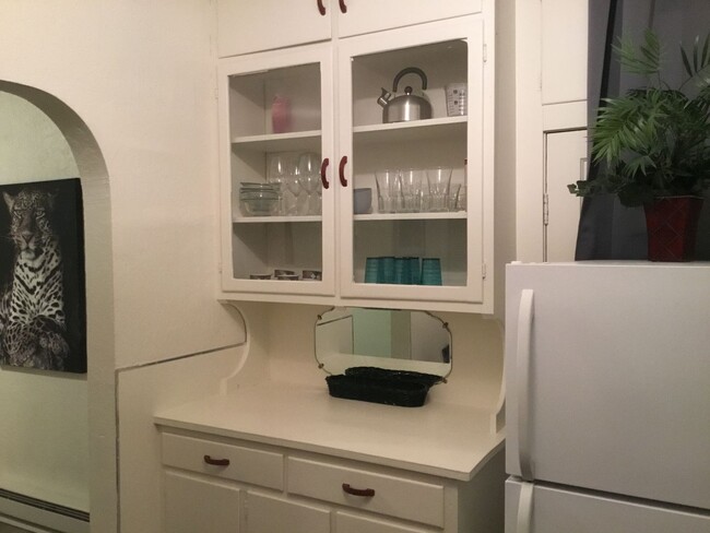 Building Photo - MOVE IN SPECIAL!!! HALF OFF FIRST MONTH'S ...
