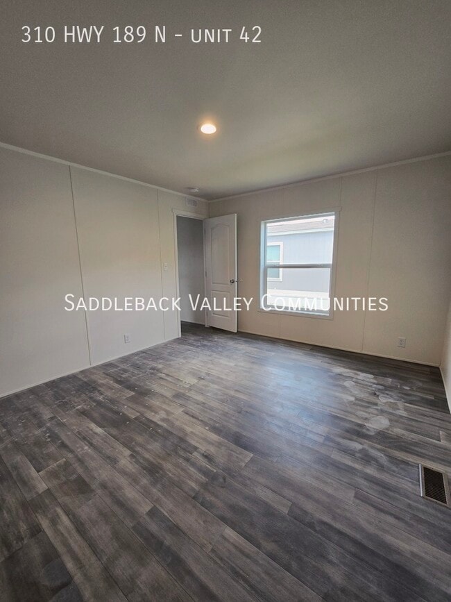 Building Photo - 310 HWY 189