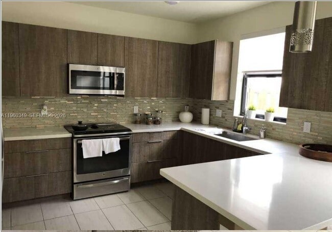 Building Photo - 7855 NW 105th Ave