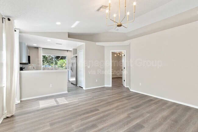 Foto del edificio - 6438 Tidewave St