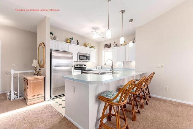 Building Photo - W170N5558 Ridgewood Dr