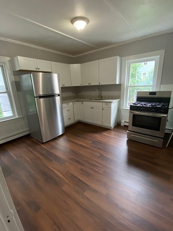 17 Cliff St Unit 2, Attleboro, MA 02703 Room for Rent in Attleboro