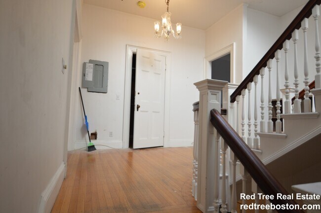 Foto del edificio - 1726 Beacon St
