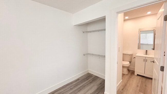 Building Photo - 721 N 68th Ter