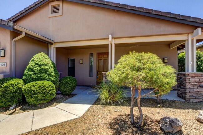 Building Photo - Beautiful home near Willow Lake!