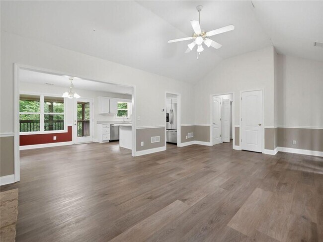 Foto del edificio - 166 Cove Hill