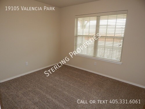 Building Photo - 19105 Valencia Park Dr