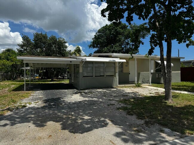Foto del edificio - 1681 NE 51st Ct