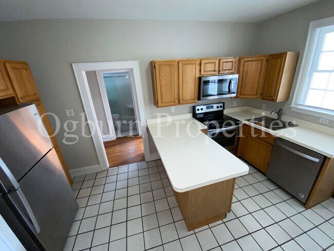 Foto del edificio - 664 N Spring St