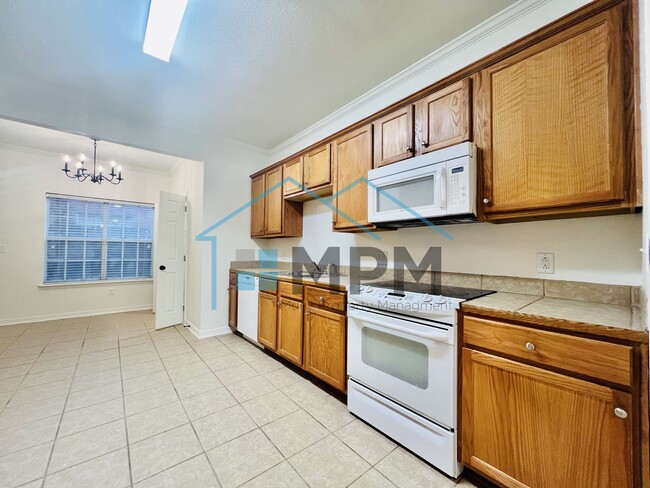 Building Photo - 207 N McGuire Ave