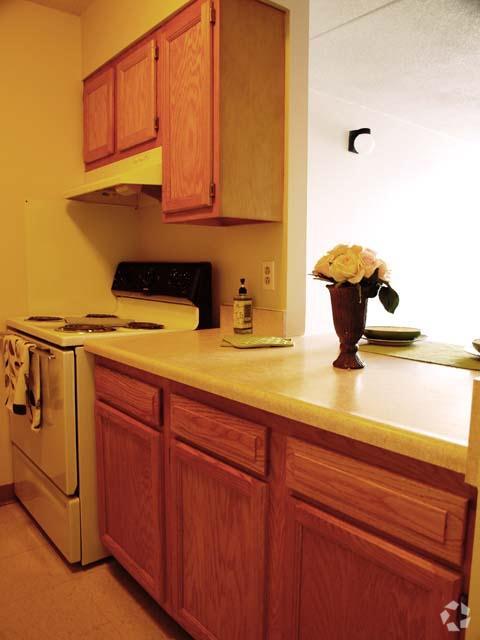 Kitchen - Roberts III Apartments