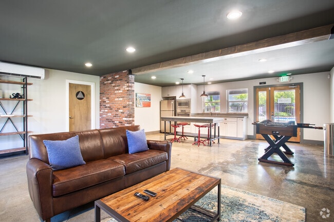 Interior Photo - Crestview Terrace