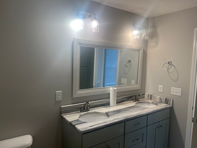 Building Photo - 728 Pleasant Meadow Ln