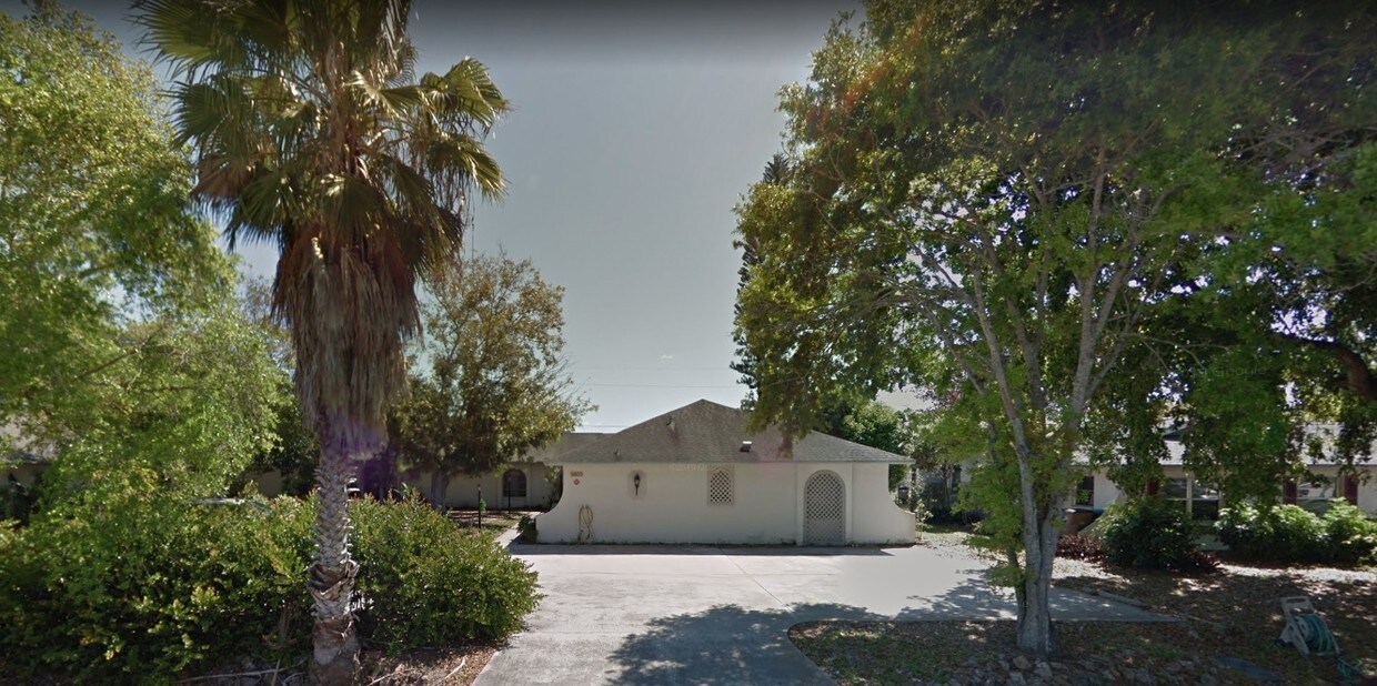 Building Photo - 3603 SE 9th Pl