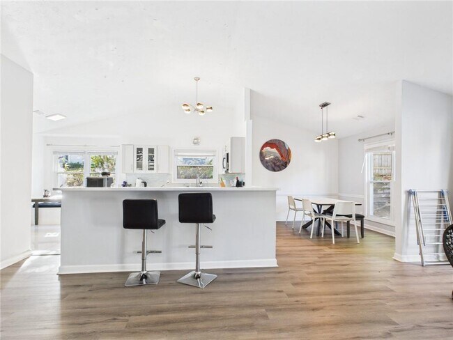 Foto del edificio - 4060 Brooks Bridge Crossing