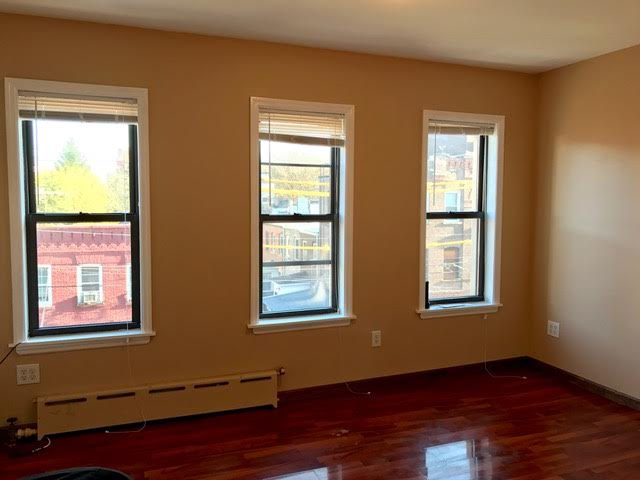 Foto del edificio - 243 Nassau Ave