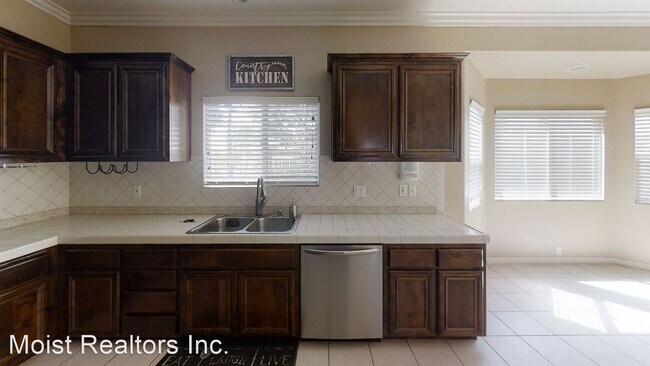 Building Photo - 4 br, 3 bath House - 12432 Fremont St