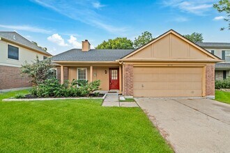 Building Photo - 18178 Holly Green Dr