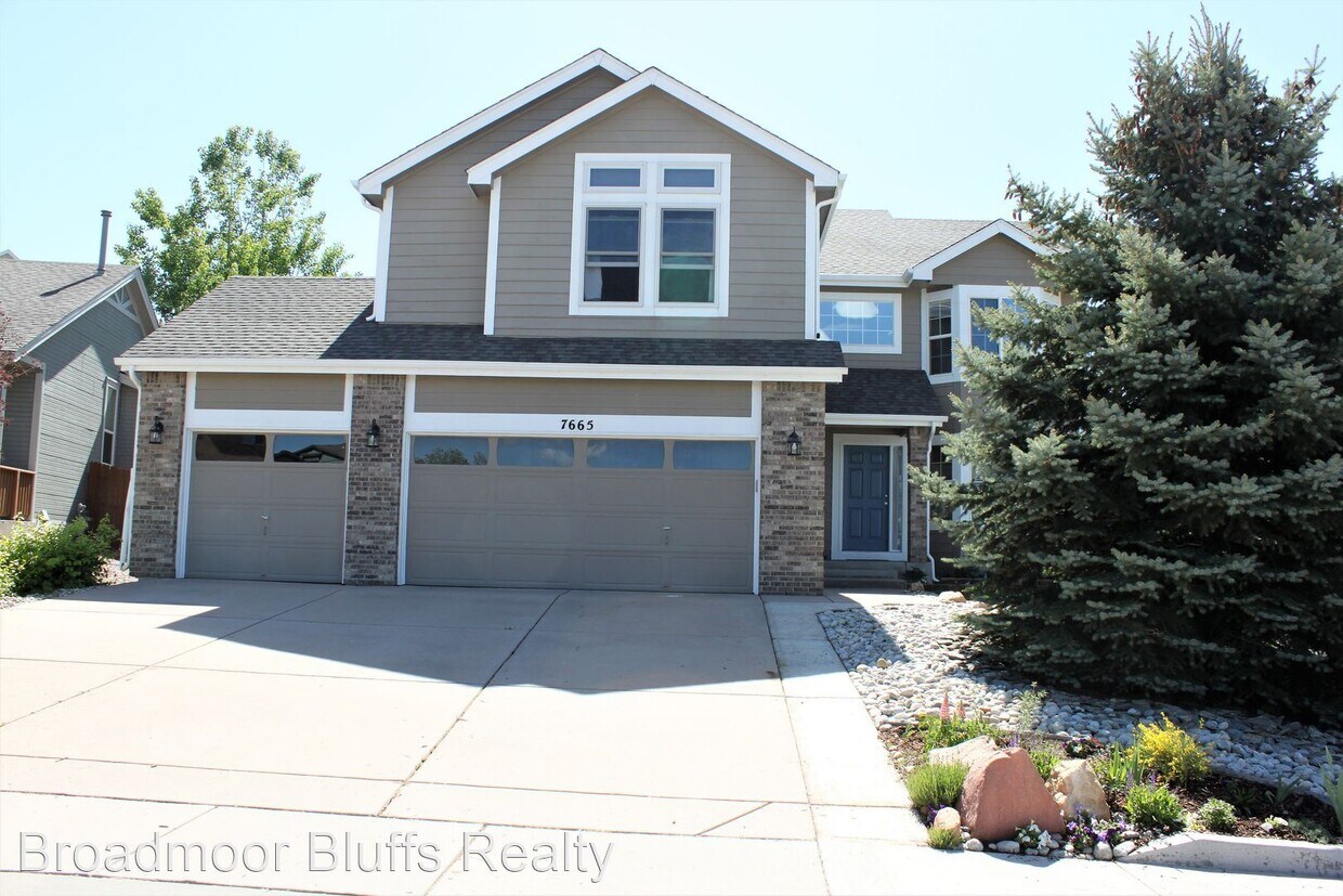 Foto principal - 6 br, 4 bath House - 7665 Chancellor Drive