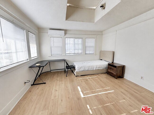 Foto del edificio - 1188 W 37th Dr