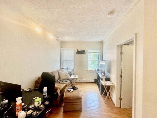 Foto del edificio - 392 Commercial St
