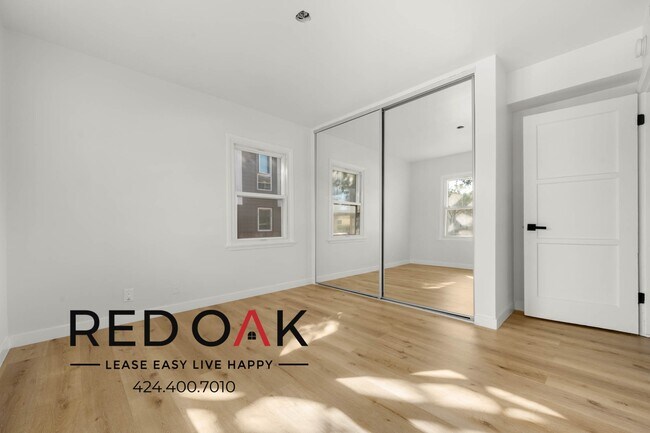 Foto del edificio - ~4 Weeks FREE~ Newly Remodeled Three Bedro...