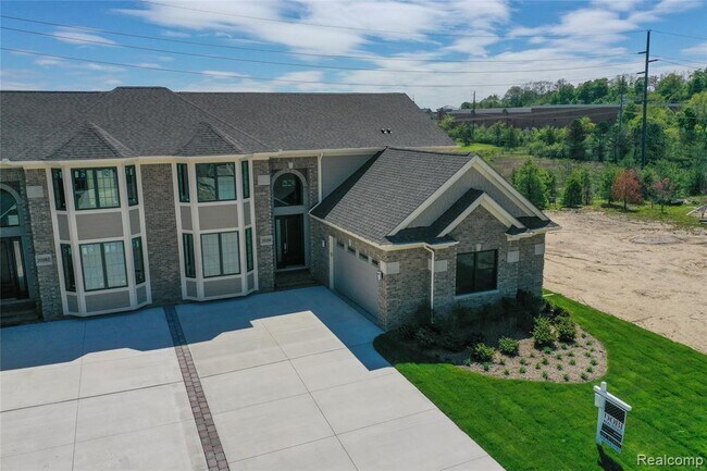 Building Photo - 20266 Beacon Way