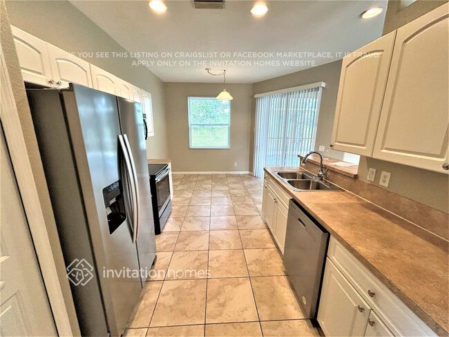 Building Photo - 4459 Cinderella Cir