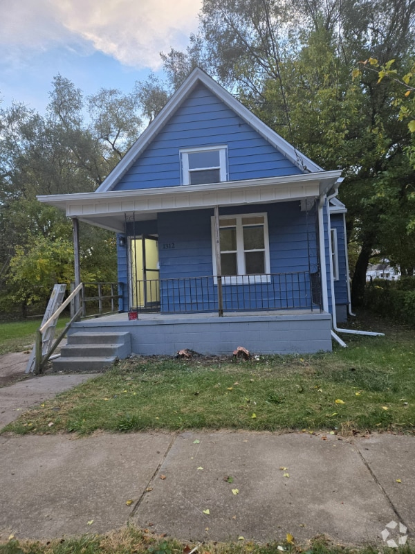 Building Photo - 1312 W Widenham St