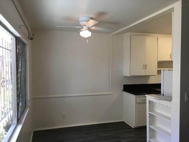 Foto del edificio - 907 N Gardner St