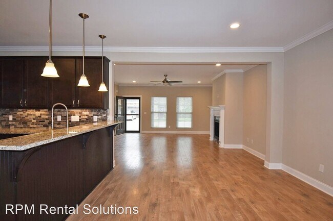 Building Photo - 3 br, 2.5 bath House - 3219 Blue Sky