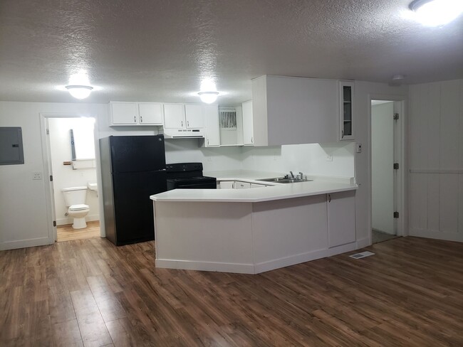 Building Photo - 13413 S Minuteman Drive #7-#9, Draper, UT ...