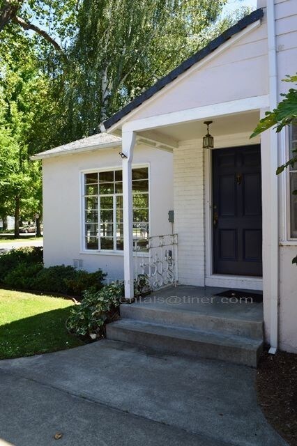 Building Photo - Timeless Gem in the Heart of Land Park