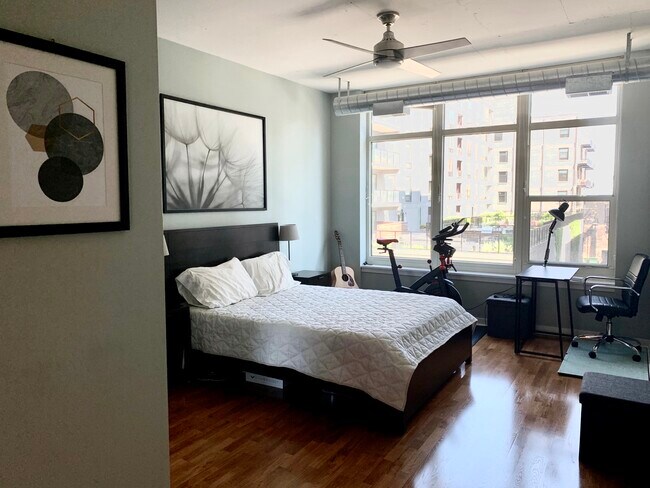 Foto del edificio - 909 W Washington Blvd