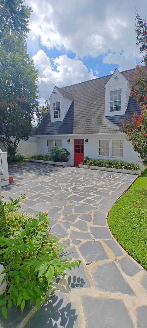 Building Photo - 4 BR / 3 BA Amazing Four bedroom Cape with...