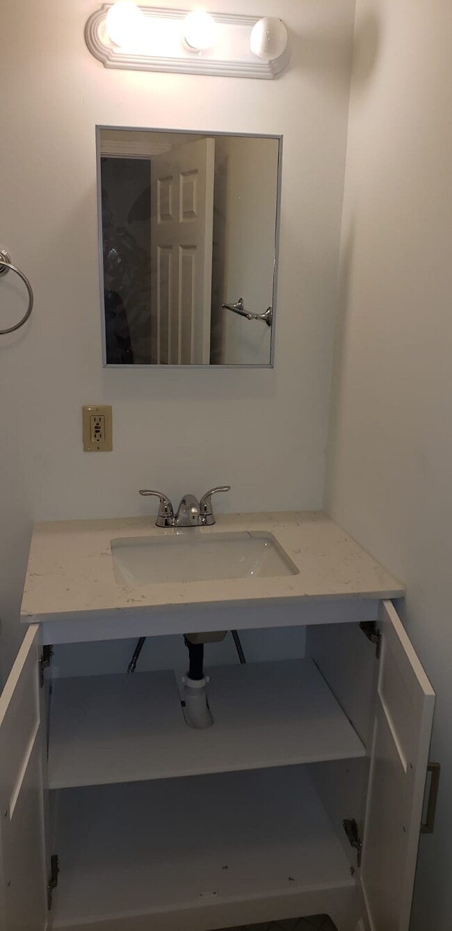 Building Photo - 3227 7th Ave