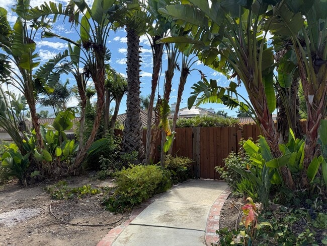 Building Photo - Charming Mission Oaks Home on Half an Acre