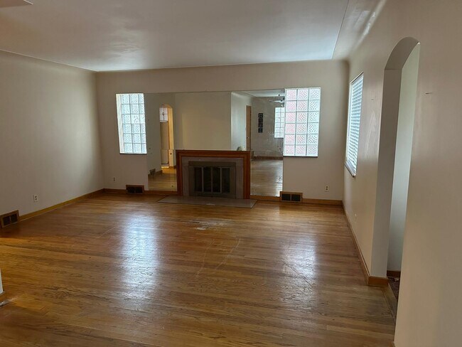 Building Photo - 4121 Harvard Rd